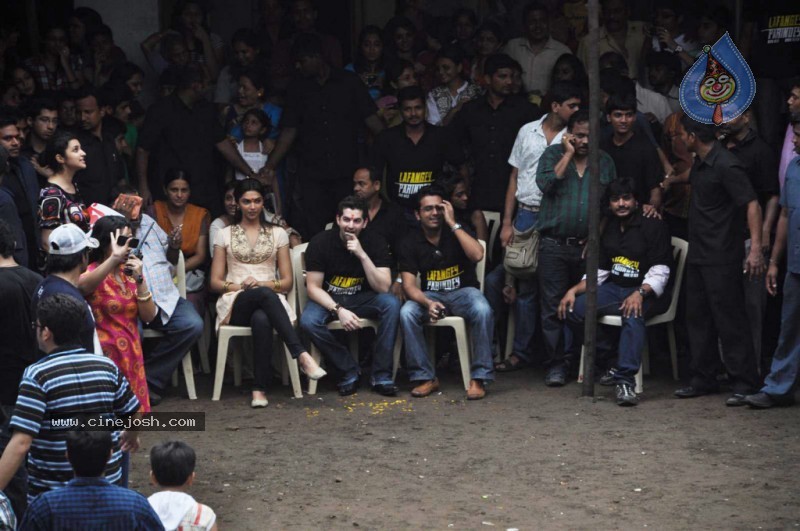 Deepika Padukone n Neil Celebrates Dahi Handi - 23 / 39 photos