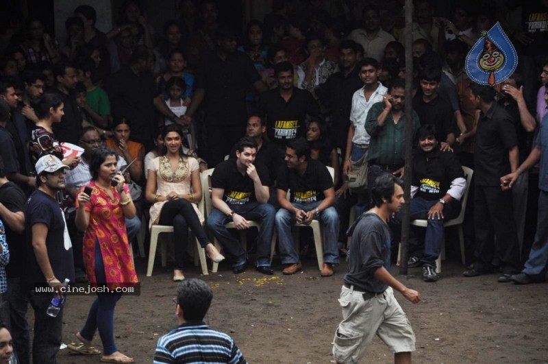 Deepika Padukone n Neil Celebrates Dahi Handi - 39 / 39 photos