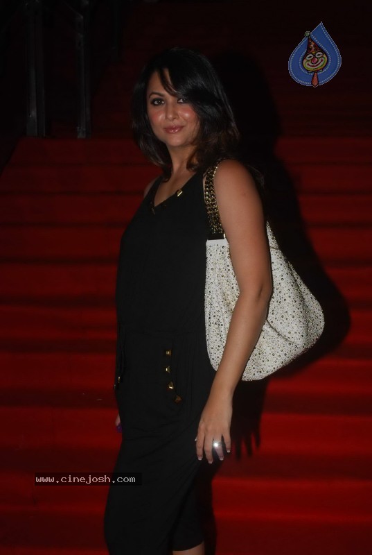 Deepika Padukone Ramp Walk at IIJW 2010 Stills - 48 / 155 photos