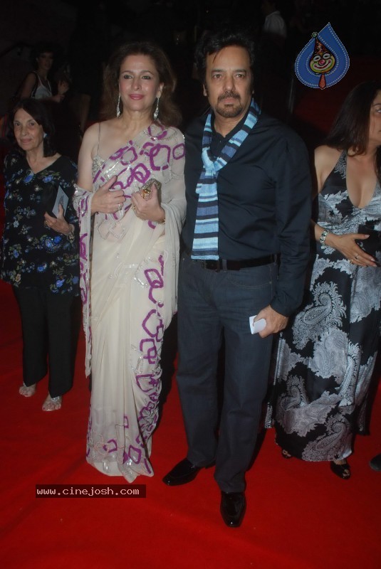 Deepika Padukone Ramp Walk at IIJW 2010 Stills - 72 / 155 photos