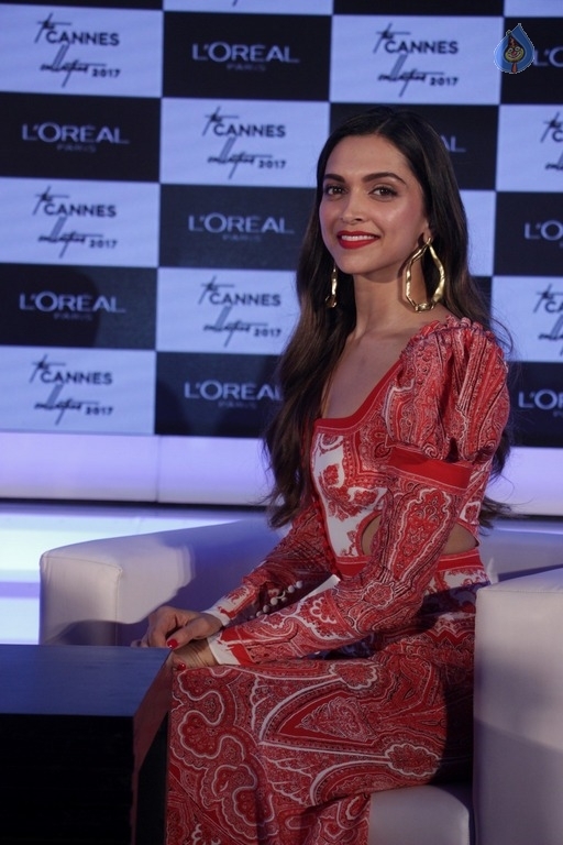 Deepika Unveils Loreal Paris New Cannes Collection 2017 - 9 / 19 photos