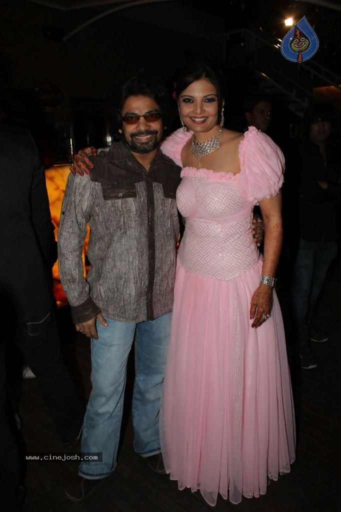 Deepshikha Nagpal Sangeet Ceremony - 25 / 37 photos