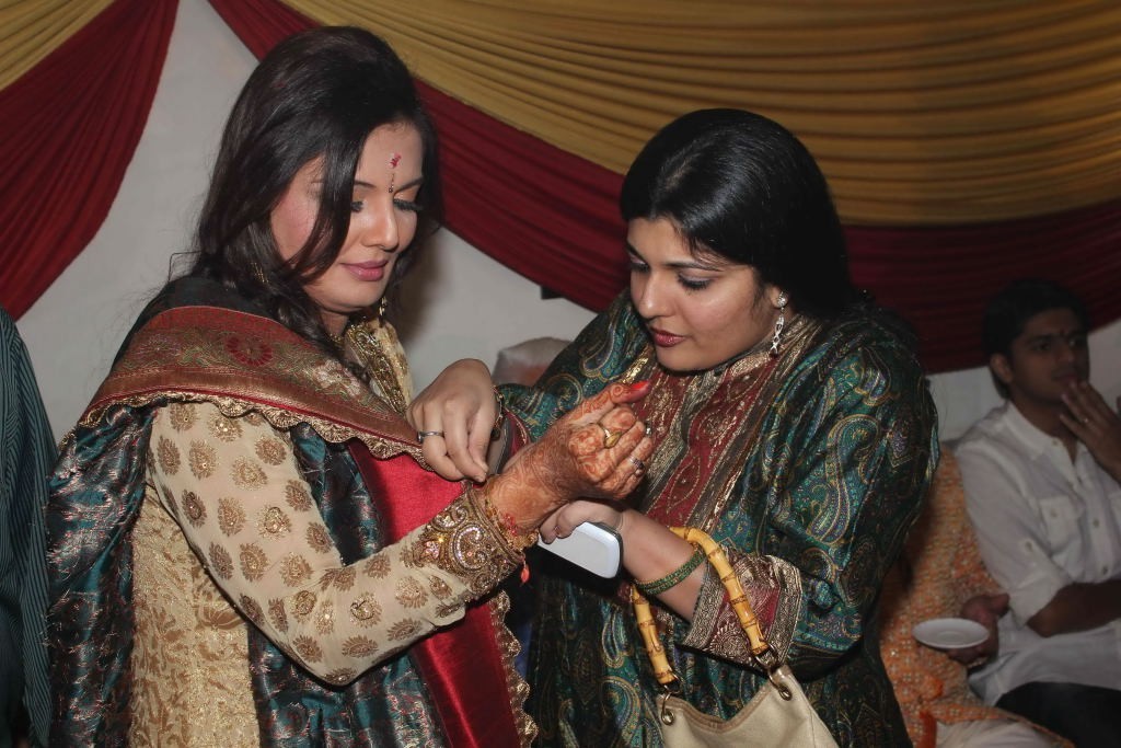 Deepshikha Nagpal's Mata Ki Chowki - 3 / 37 photos
