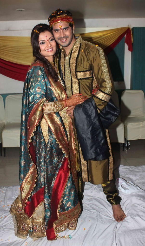 Deepshikha Nagpal's Mata Ki Chowki - 11 / 37 photos