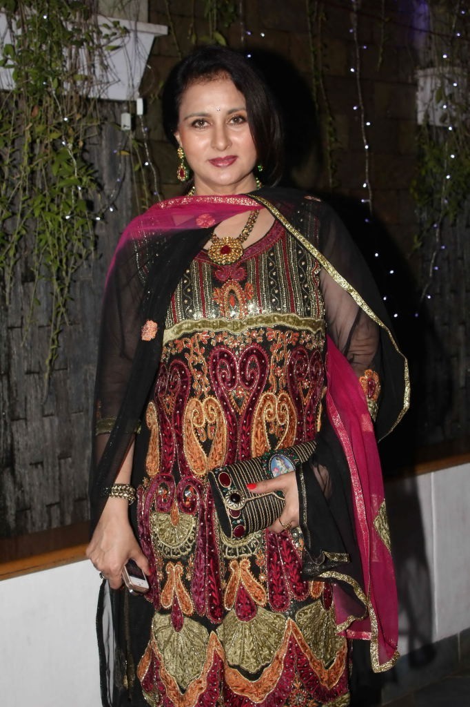 Deepshikha Nagpal's Mata Ki Chowki - 14 / 37 photos