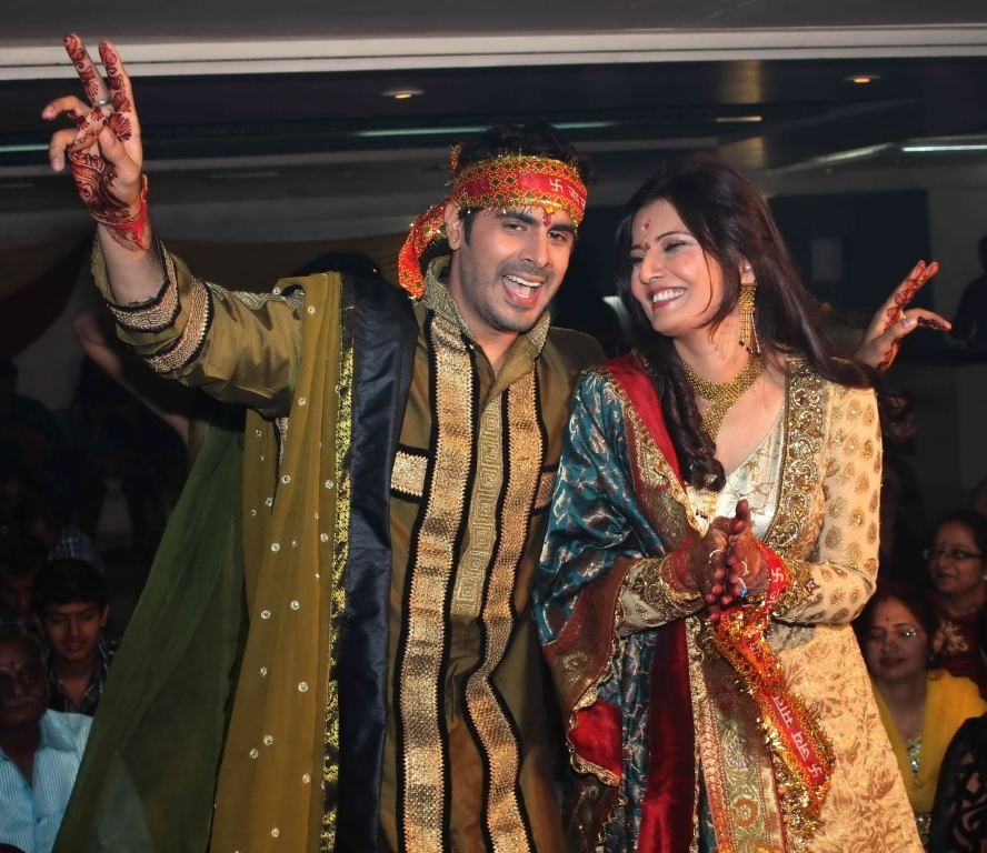 Deepshikha Nagpal's Mata Ki Chowki - 19 / 37 photos