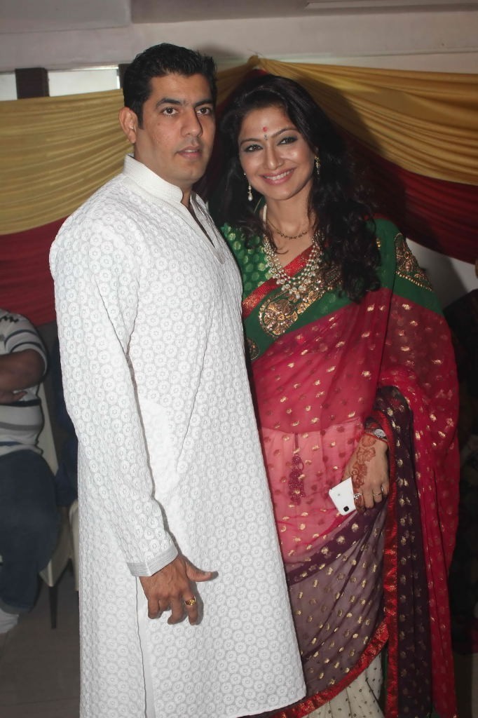 Deepshikha Nagpal's Mata Ki Chowki - 31 / 37 photos