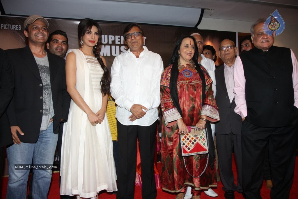 Deewana Main Deewana Music Launch - 12 / 37 photos