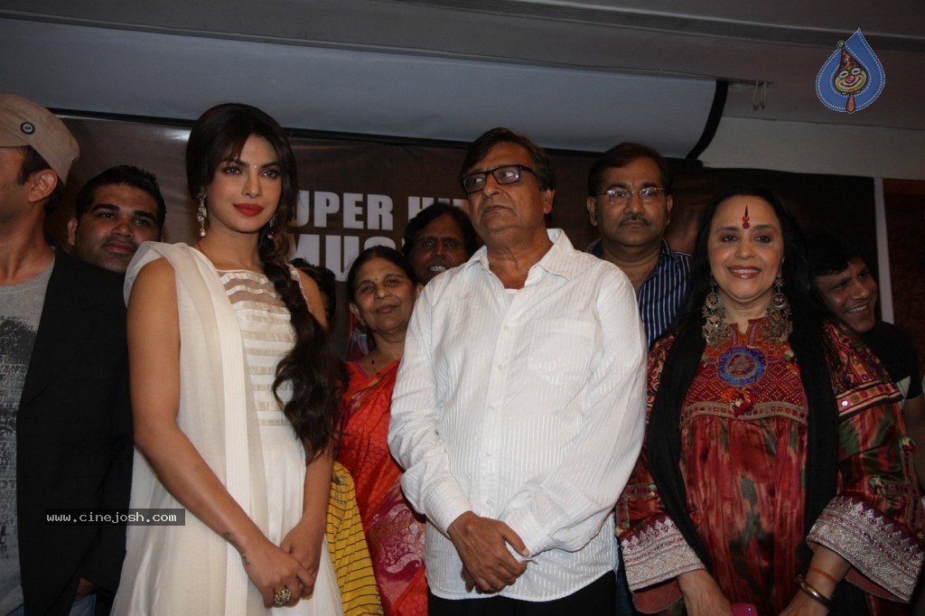 Deewana Main Deewana Music Launch - 20 / 37 photos