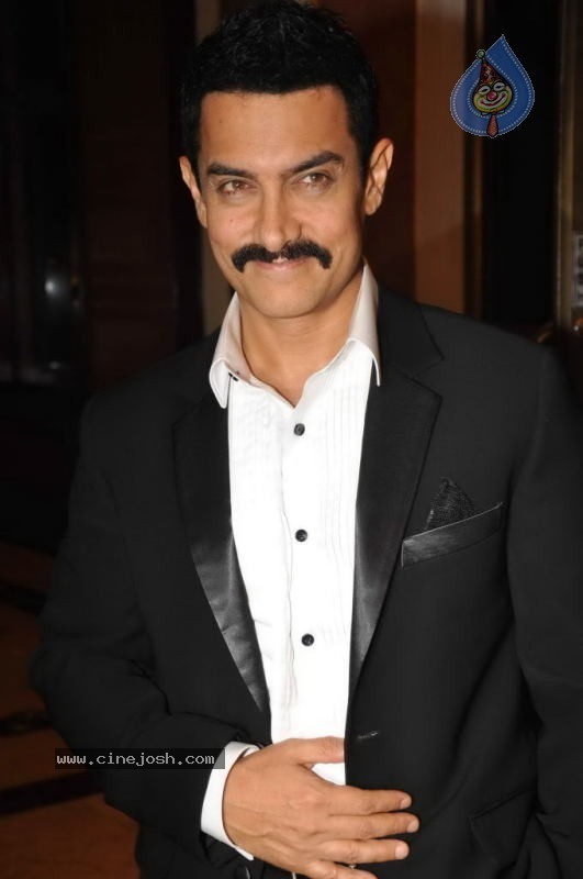 Delhi Belly Success Party - 17 / 38 photos