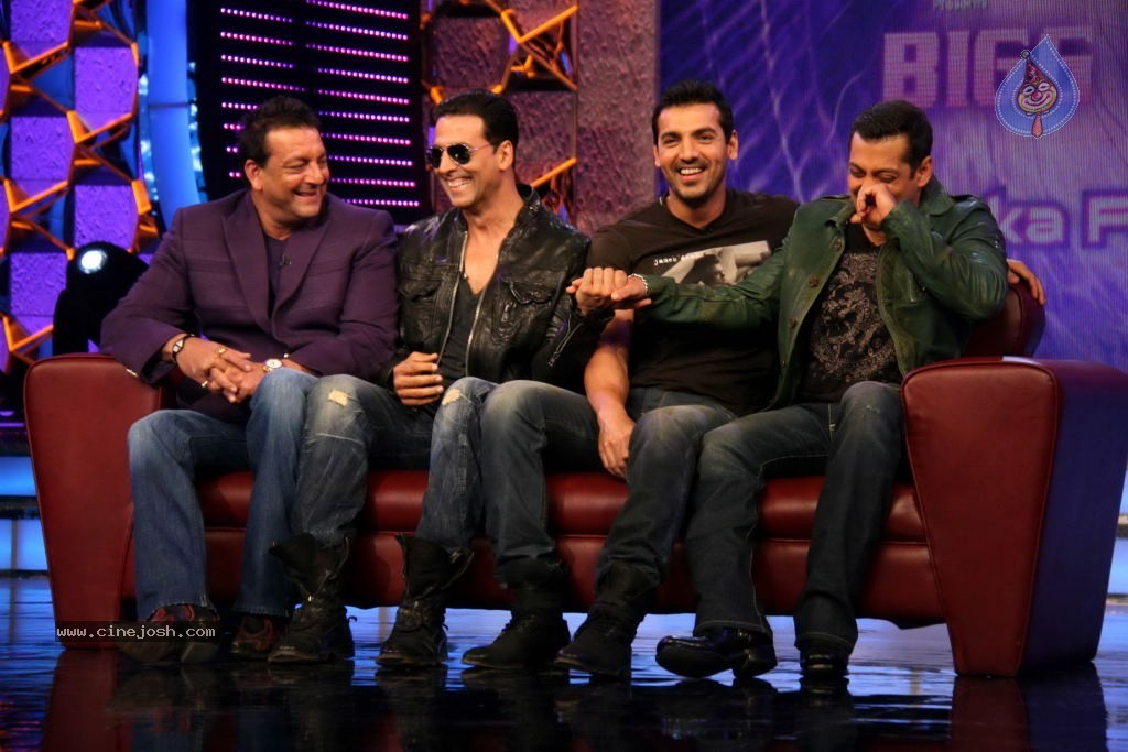 Desi Boyz Movie Actors at Bigg Boss 5 Sets - 6 / 22 photos