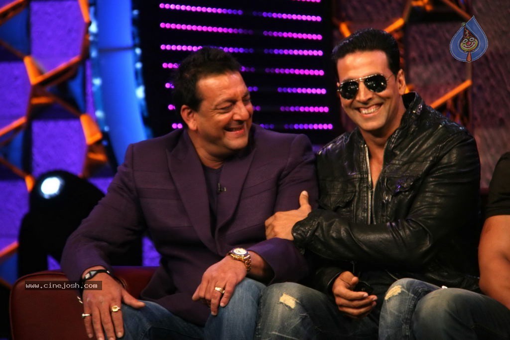 Desi Boyz Movie Actors at Bigg Boss 5 Sets - 9 / 22 photos