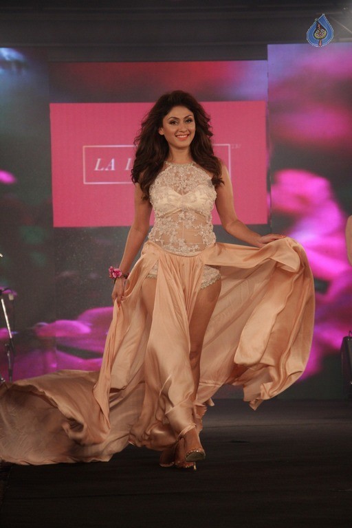 Designer Nidhi Munim Summer Collection Fashion Week - 3 / 50 photos