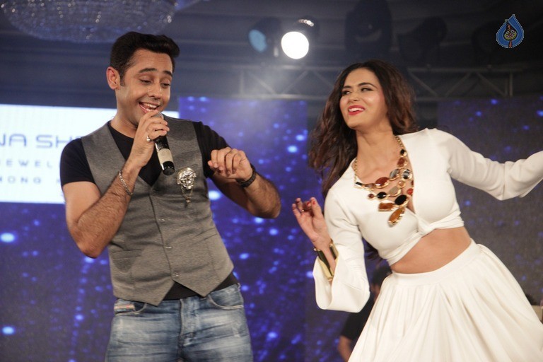 Designer Nidhi Munim Summer Collection Fashion Week - 27 / 50 photos