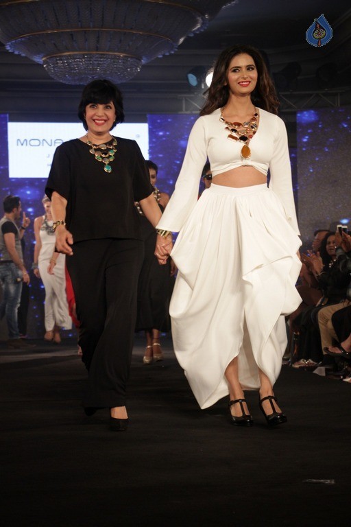 Designer Nidhi Munim Summer Collection Fashion Week - 31 / 50 photos