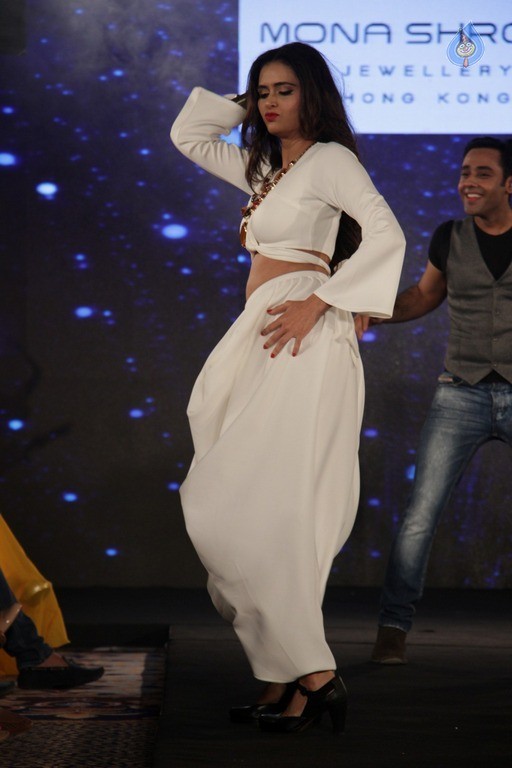 Designer Nidhi Munim Summer Collection Fashion Week - 45 / 50 photos