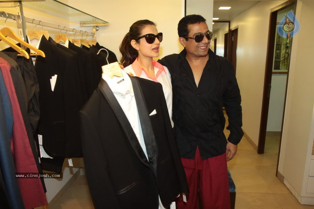 Designer Shaahid Amir New Collection Launch - 57 / 84 photos