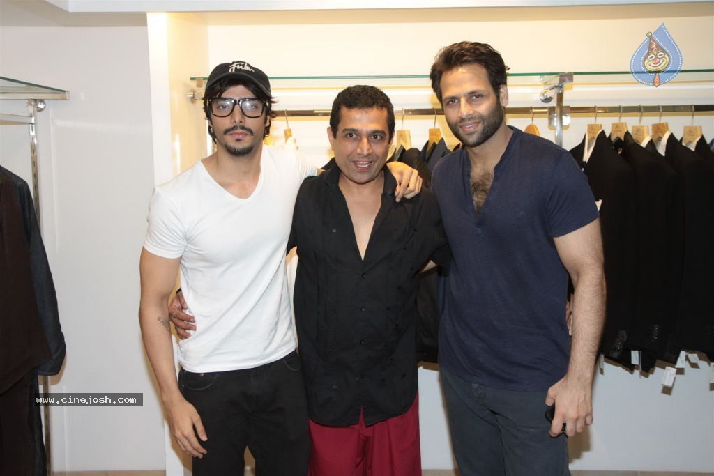 Designer Shaahid Amir New Collection Launch - 66 / 84 photos