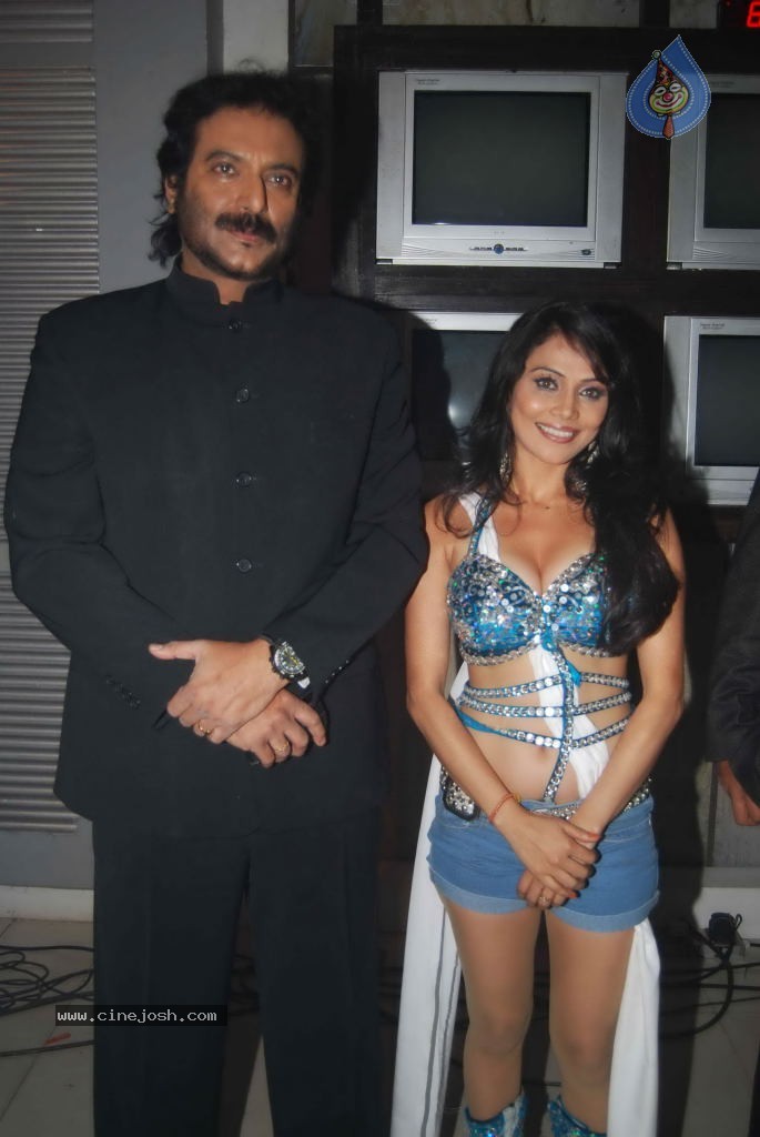 Dharna Unlimited Movie Item Song Shooting Spot - 1 / 36 photos