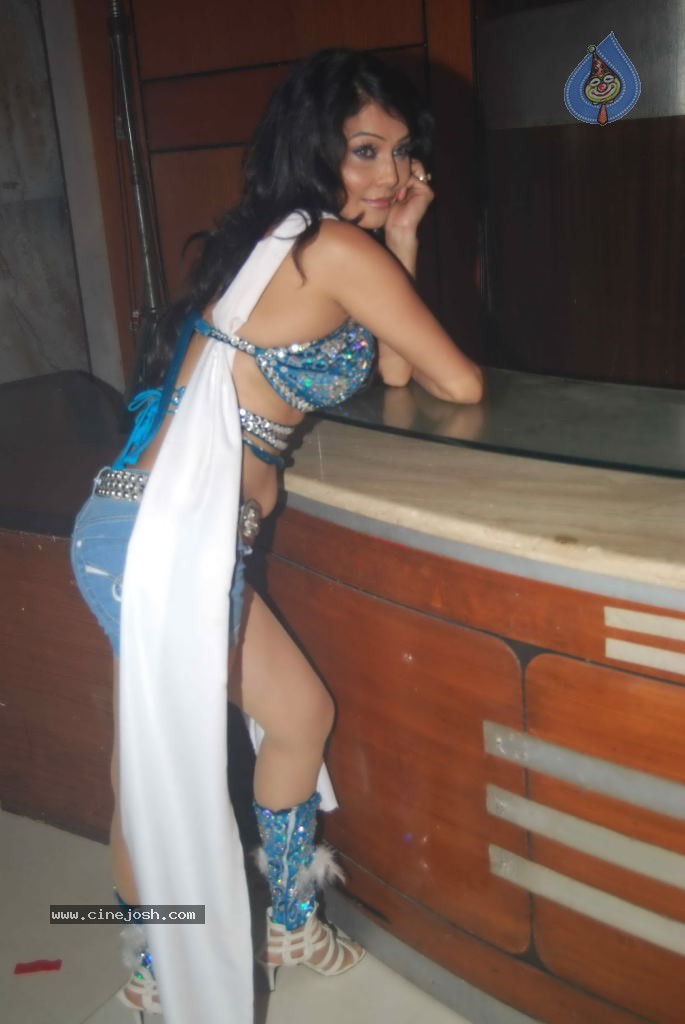 Dharna Unlimited Movie Item Song Shooting Spot - 12 / 36 photos