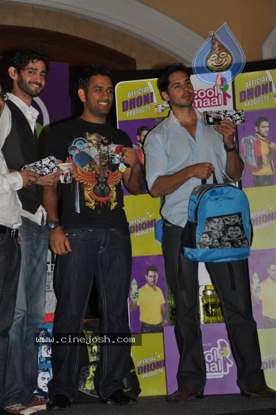 Dhoni Launches his Merchandise Cool Maal - 10 / 39 photos