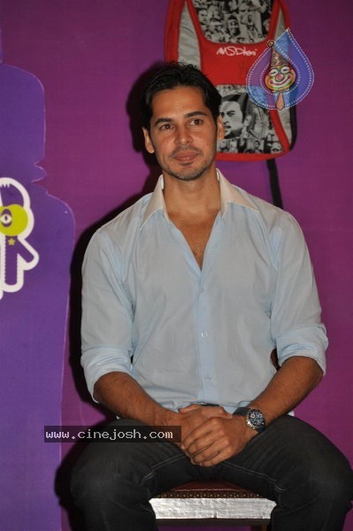Dhoni Launches his Merchandise Cool Maal - 13 / 39 photos