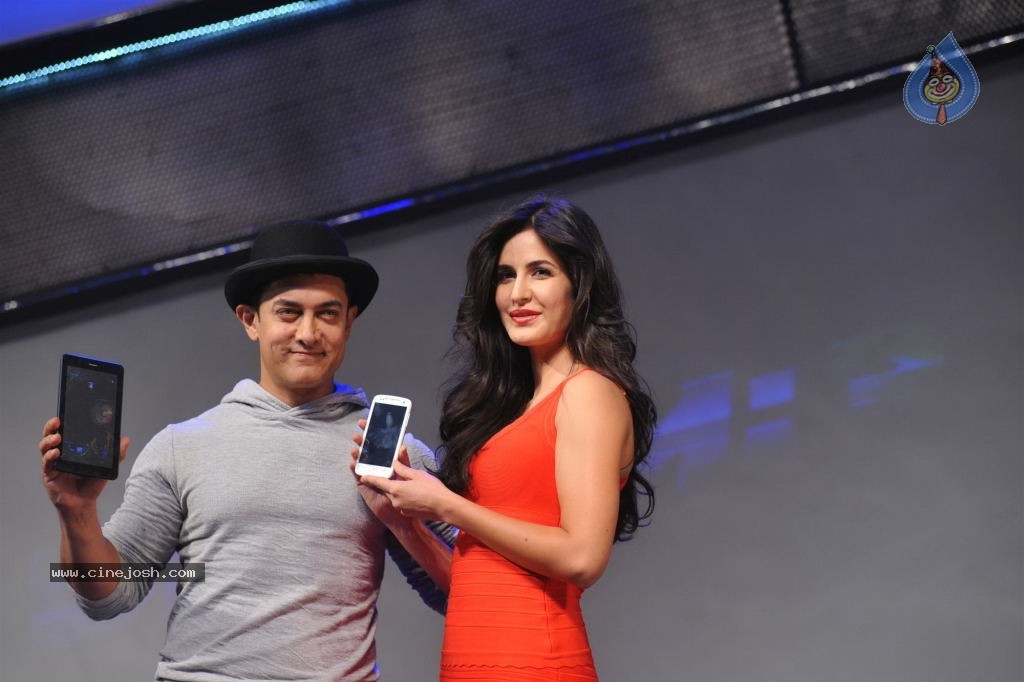 Dhoom 3 Merchandise Launch - 4 / 74 photos