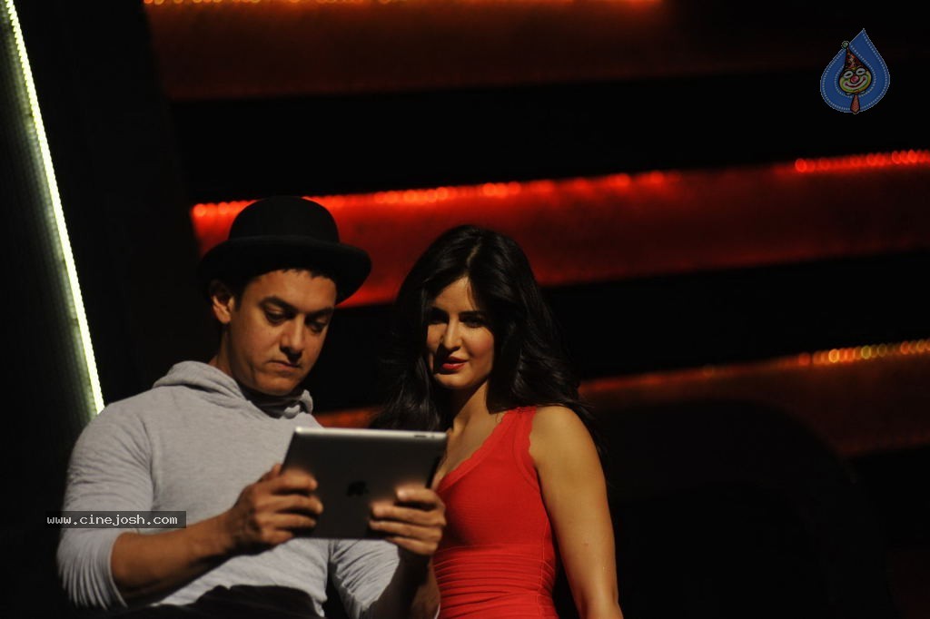 Dhoom 3 Merchandise Launch - 36 / 74 photos