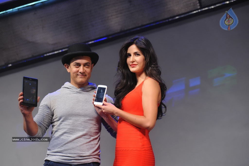 Dhoom 3 Merchandise Launch - 40 / 74 photos