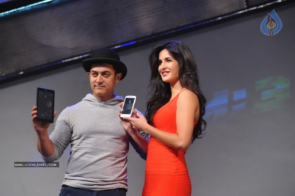 Dhoom 3 Merchandise Launch - 60 / 74 photos