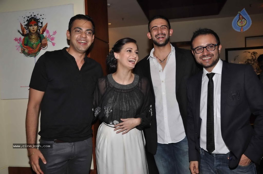 Dia Mirza at JW Marriott Art Event - 19 / 43 photos