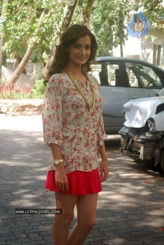 Dia Mirza and Zayed Khan Movie on Location  - 25 / 35 photos