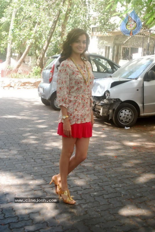 Dia Mirza and Zayed Khan Movie on Location  - 27 / 35 photos