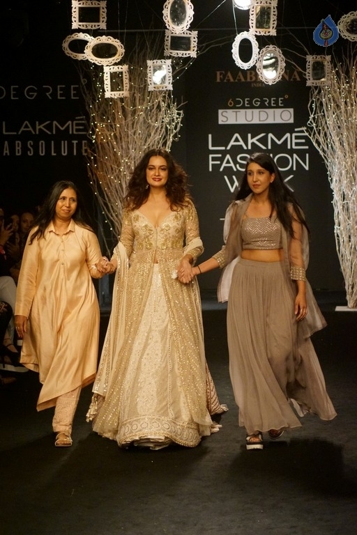 Dia Mirza at LFW Winter Festive 2017 - 7 / 21 photos