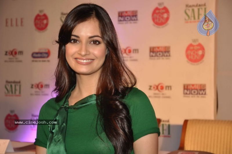 Dia Mirza Launches Zoom Anchor Hunt 2011 - 9 / 23 photos