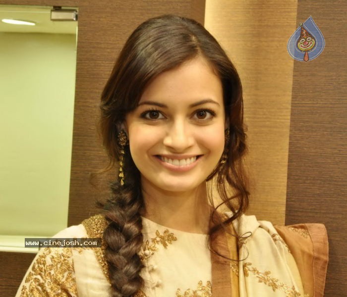 Dia Mirza Unveils Adler and Roth New Collection - 25 / 40 photos