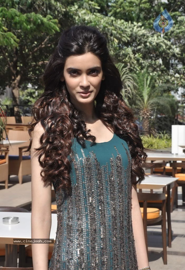 Diana Penty at Femina Salon n Spa Cover Launch - 45 / 46 photos