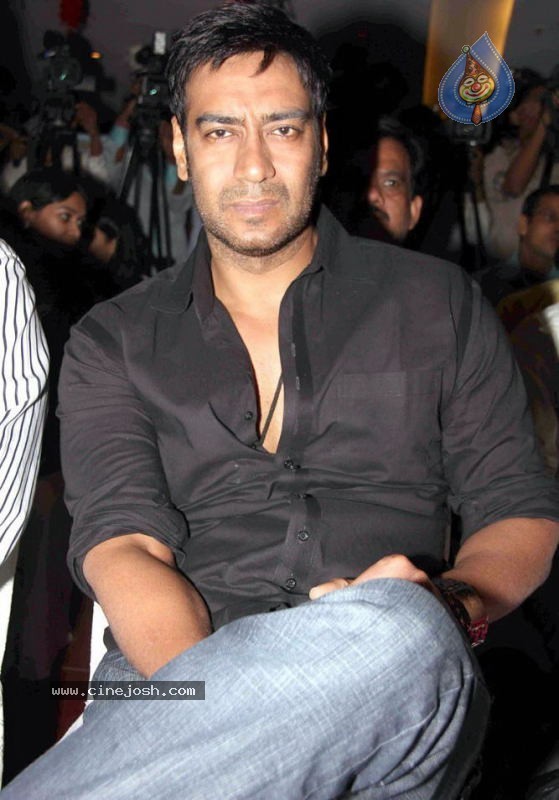 Dil Toh Baccha Hai Ji Audio Launch - 27 / 36 photos