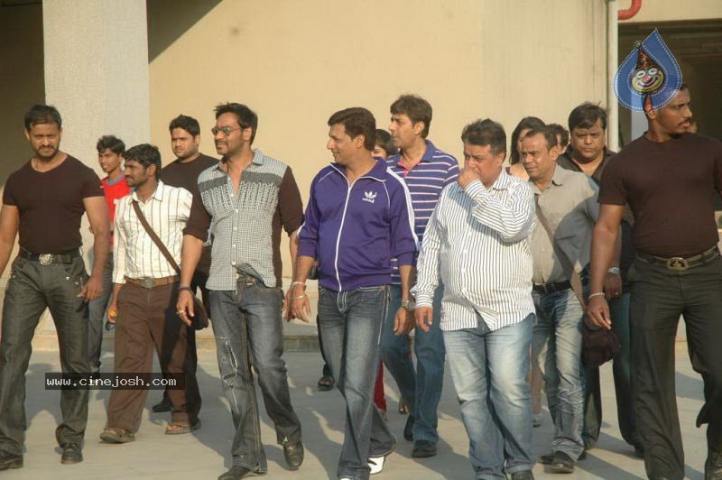 Dil Toh Baccha Hai Ji Movie Team Kite Flying Photos - 54 / 58 photos