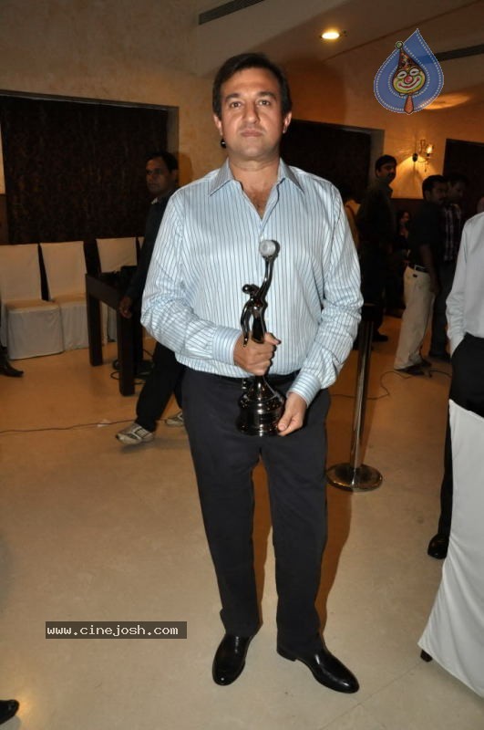 Dilip Vengsarkar Felicitate Ajay Devgan - 2 / 41 photos