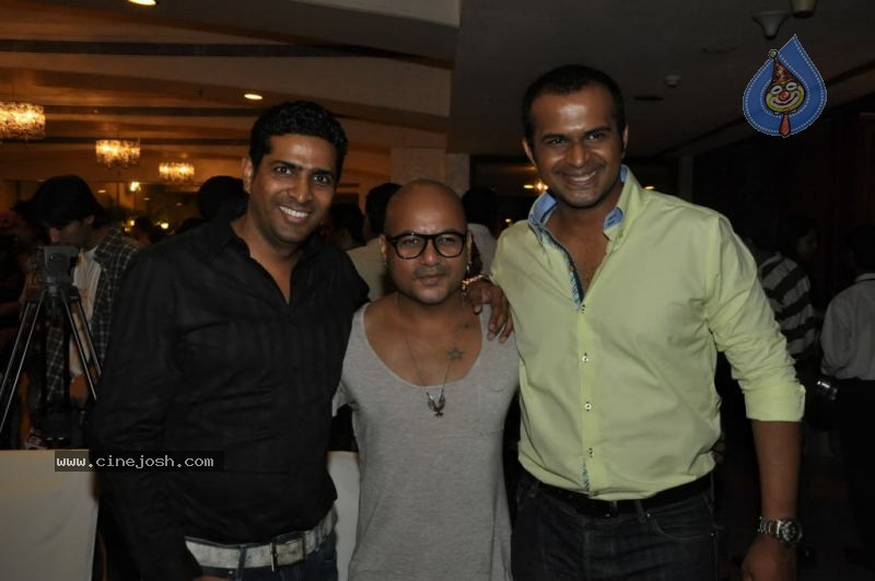 Dilip Vengsarkar Felicitate Ajay Devgan - 27 / 41 photos