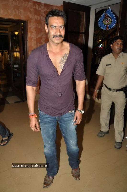 Dilip Vengsarkar Felicitate Ajay Devgan - 32 / 41 photos