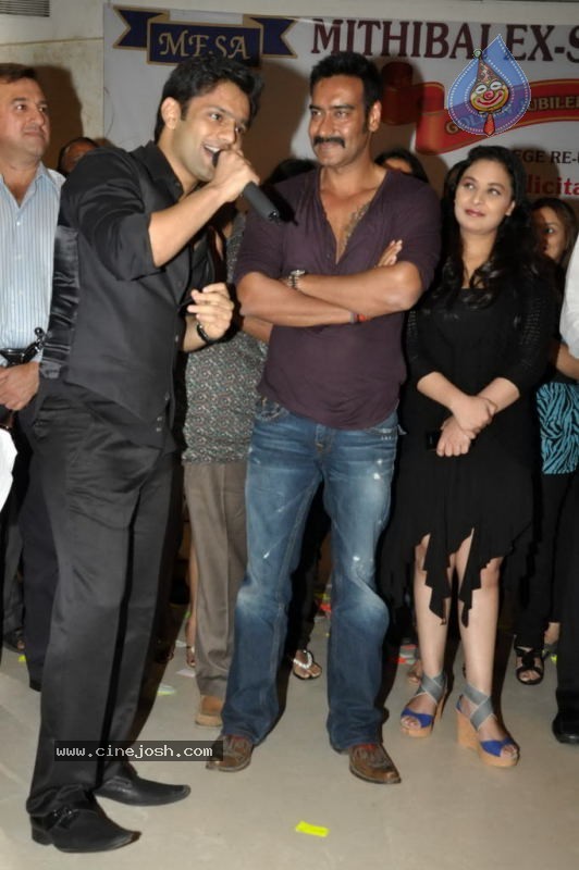 Dilip Vengsarkar Felicitate Ajay Devgan - 33 / 41 photos