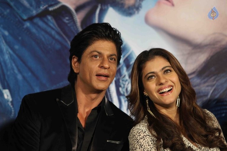 Dilwale Film Gerua Song Launch - 14 / 42 photos