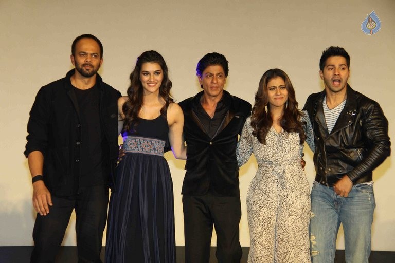Dilwale Film Gerua Song Launch - 18 / 42 photos