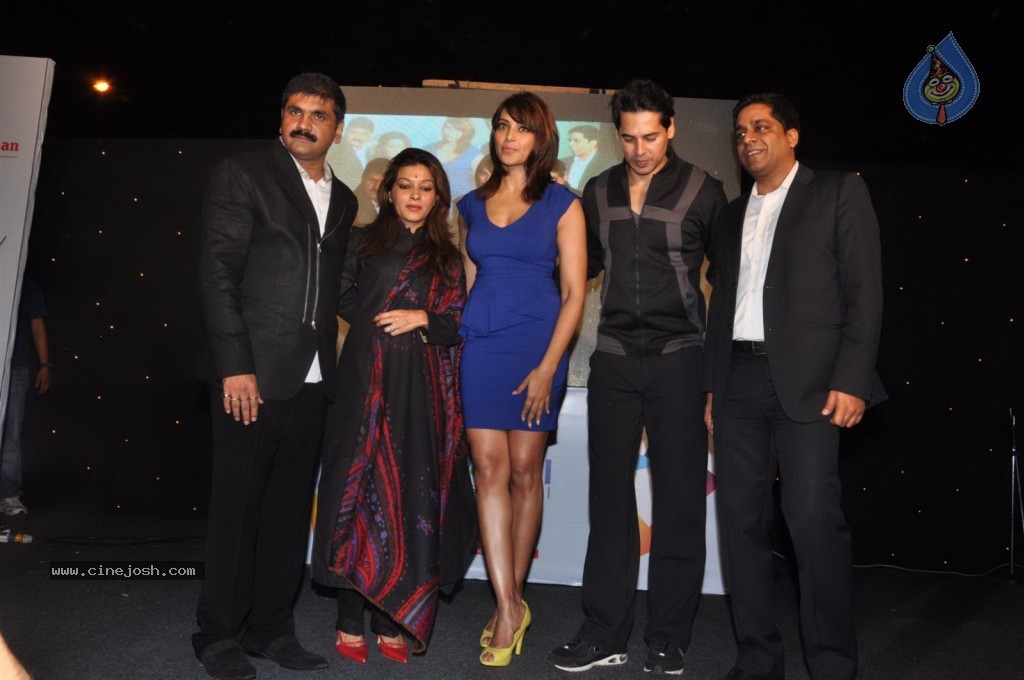 Dino Morea DM Fitness Station Launch - 21 / 35 photos