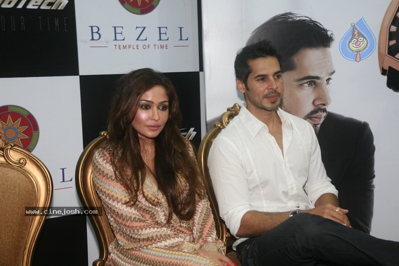 Dino Morea Inaugurated Bezel watch Store - 5 / 36 photos