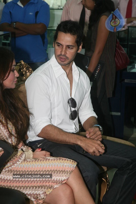 Dino Morea Inaugurated Bezel watch Store - 13 / 36 photos