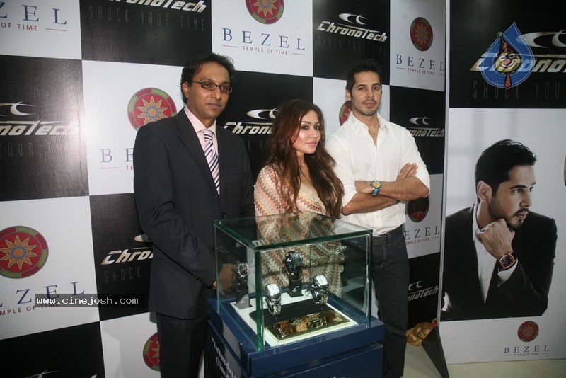 Dino Morea Inaugurated Bezel watch Store - 15 / 36 photos