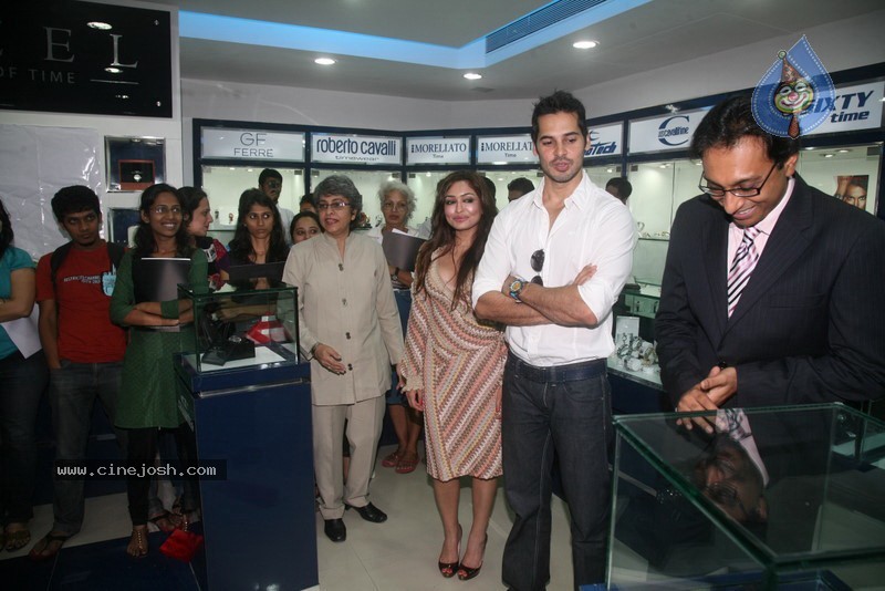 Dino Morea Inaugurated Bezel watch Store - 16 / 36 photos